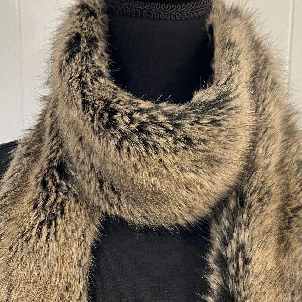 Banana Republic Faux Fur Scarf | Satin Lined | Neutral Winter Luxury